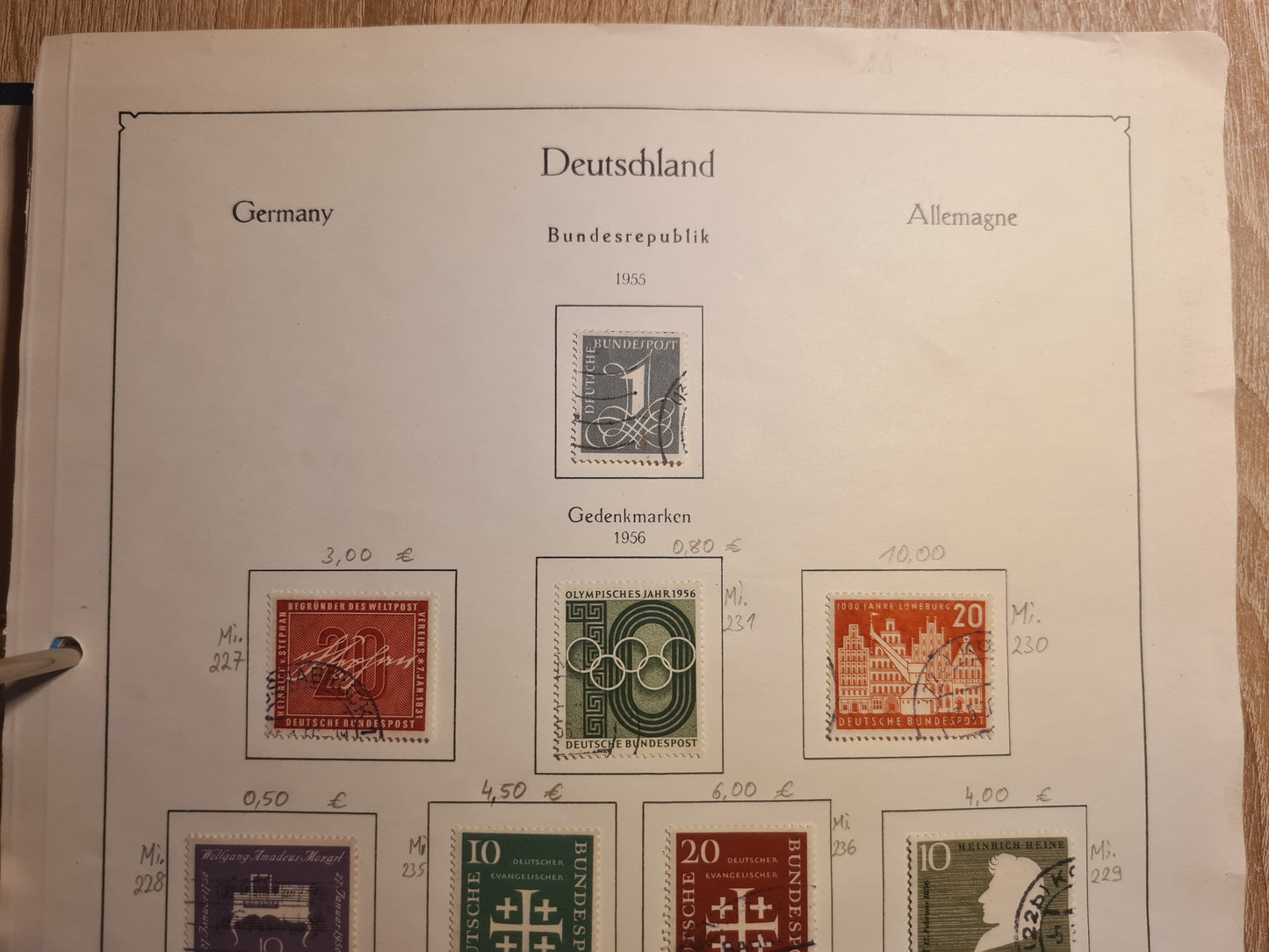 Briefmarken Gedenkmarken und Wohltätigkeitsmarken